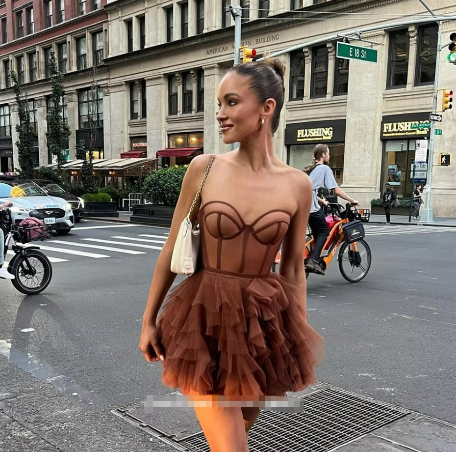 Sexy Short Prom Dresses Tulle Brown Strapless Mini Ruffles Pleat Homecoming Dresses Birthday Dress For Women Luxury