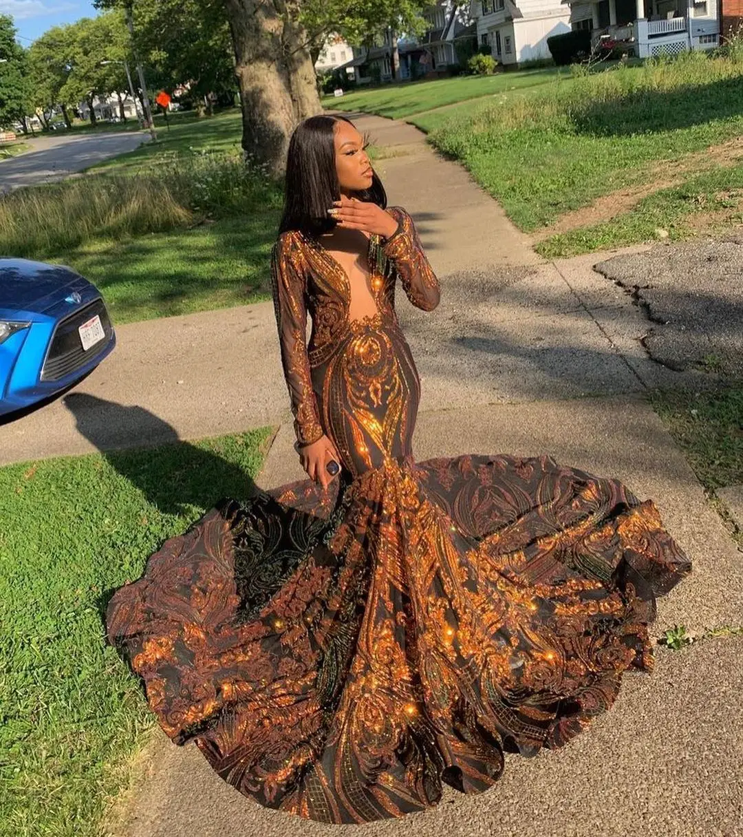 Sexy Mermaid Style Fitted Cut Out Front Sparkly Gold Sequin Black Girls Long Sleeve Prom Dresses 2024