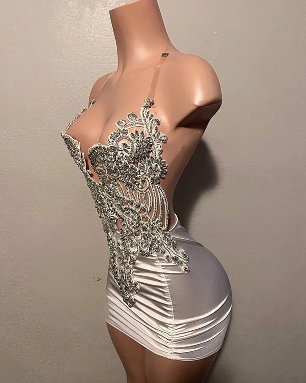 Gorgeous Sexy Women Cocktail Birthday Party Gowns Halter Silver Beaded Embroidery Black Girls Short Prom Dresses 2023