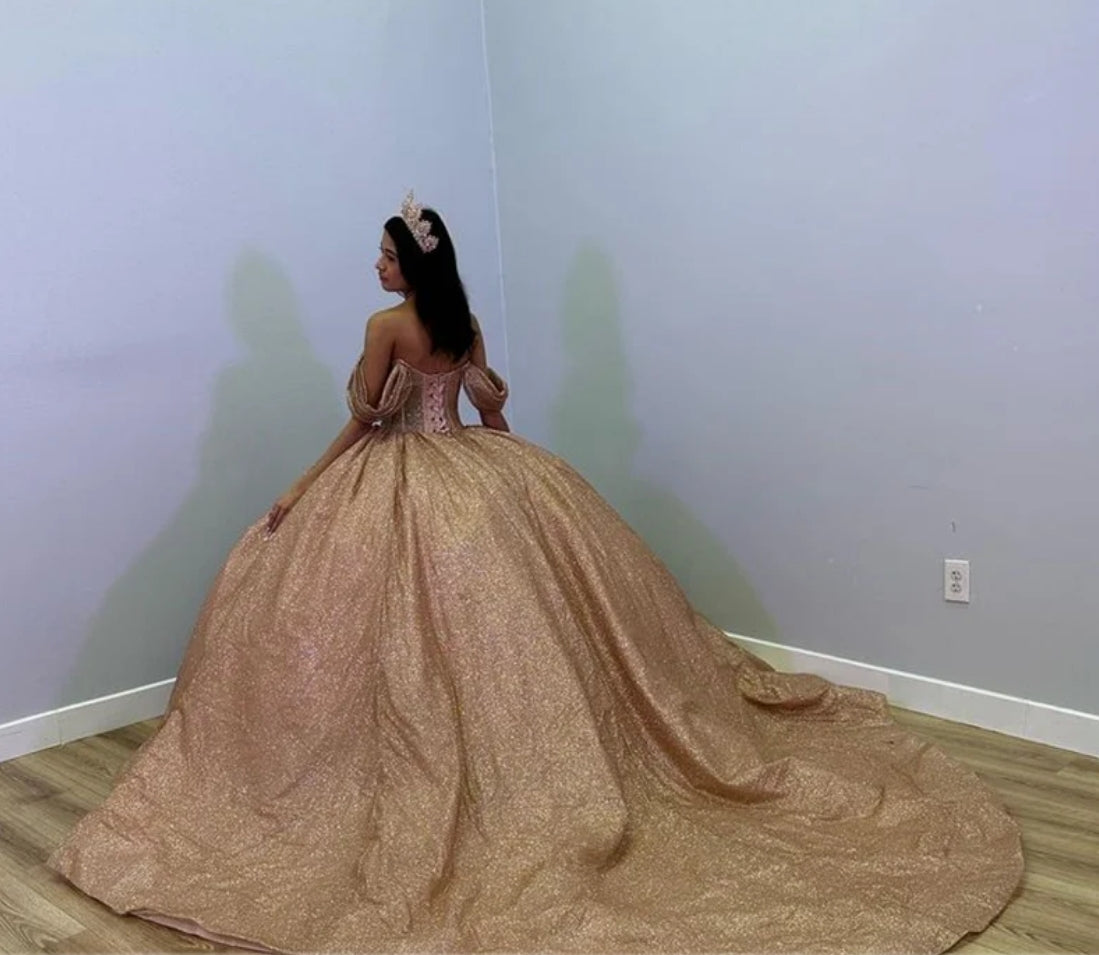 Sparkly Rose Gold 2024 Luxury Ball Gown Quinceanera Dresses Glitter Off Shoulder Sweet 16 Dress Vestido De 15 Anos Lace-Up