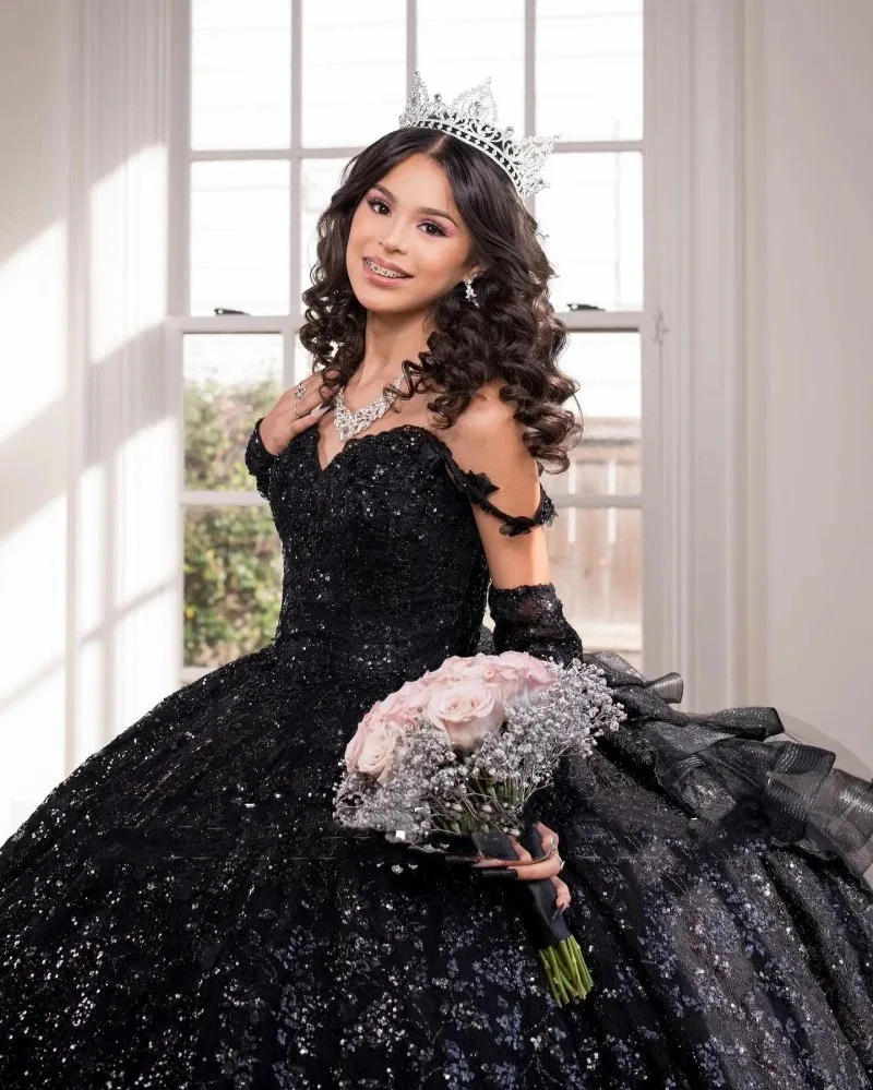 Vintage Black Vestido De 15 Anos Quinceanera Dresses Sweetheart Lace Ruffles Sweet 16 Birthday Wear Party Dress