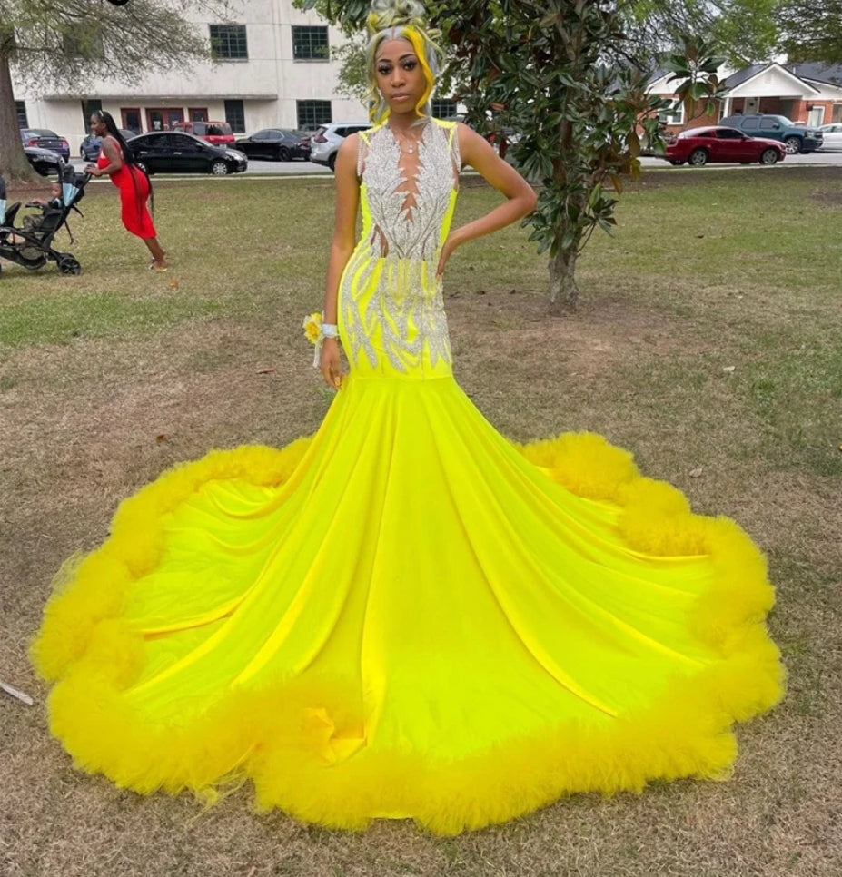 Yellow Velvet Long Prom Dress 2024 For Black Girls Beading Crystal Rhinestones Ruffles Birthday Party Evening Gown Vestidos