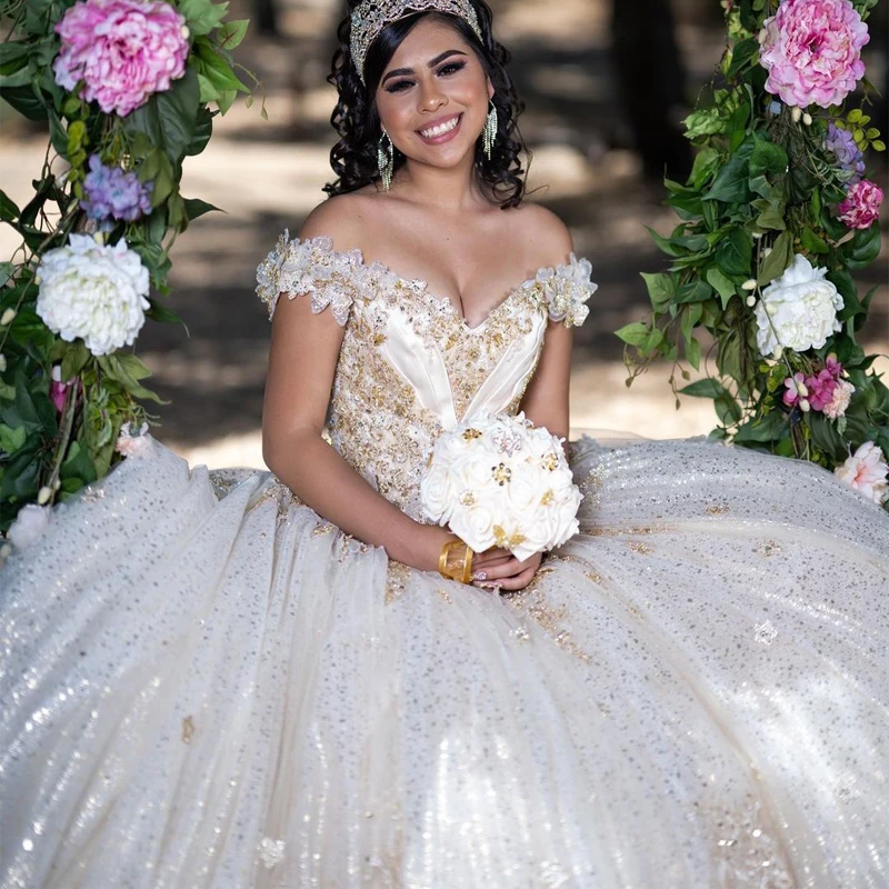 White Quinceanera Dresses Beads Sweet 16 Dress Sequin Beading Lace Gowns