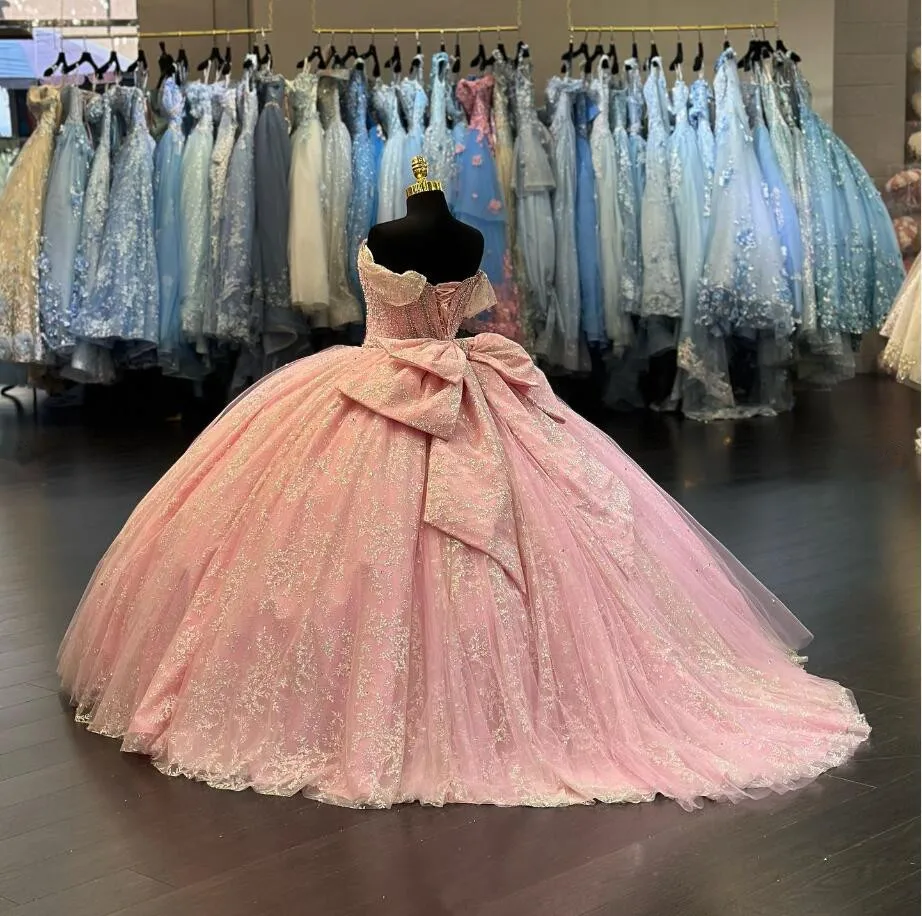 Pink Sparkly Diamonds Quinceanera Dresses Off Shoulder Puffy Skirt Big Bow Princess Sweet 15 vestidos de quinceañera 2024