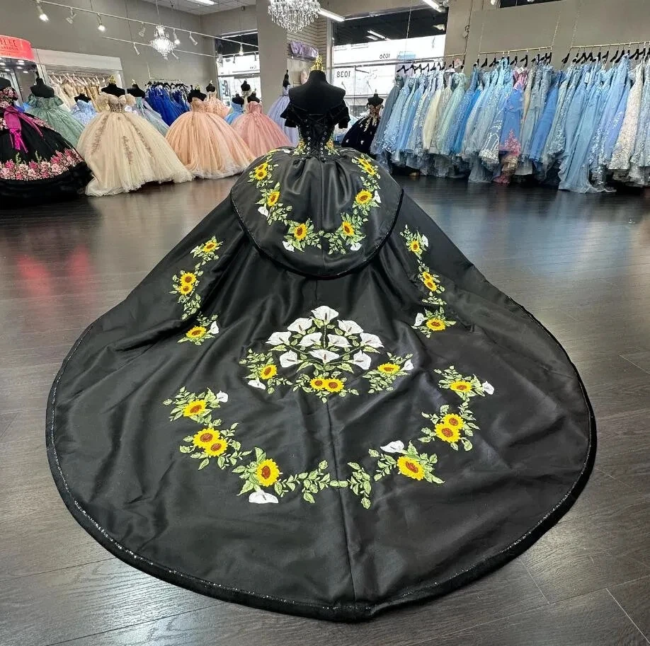Black Charro Queen Quinceanera Dresses Off Shoulder Sunflower Embroidery Chapel Train Sweet 15 vestidos de quinceañeras 2024