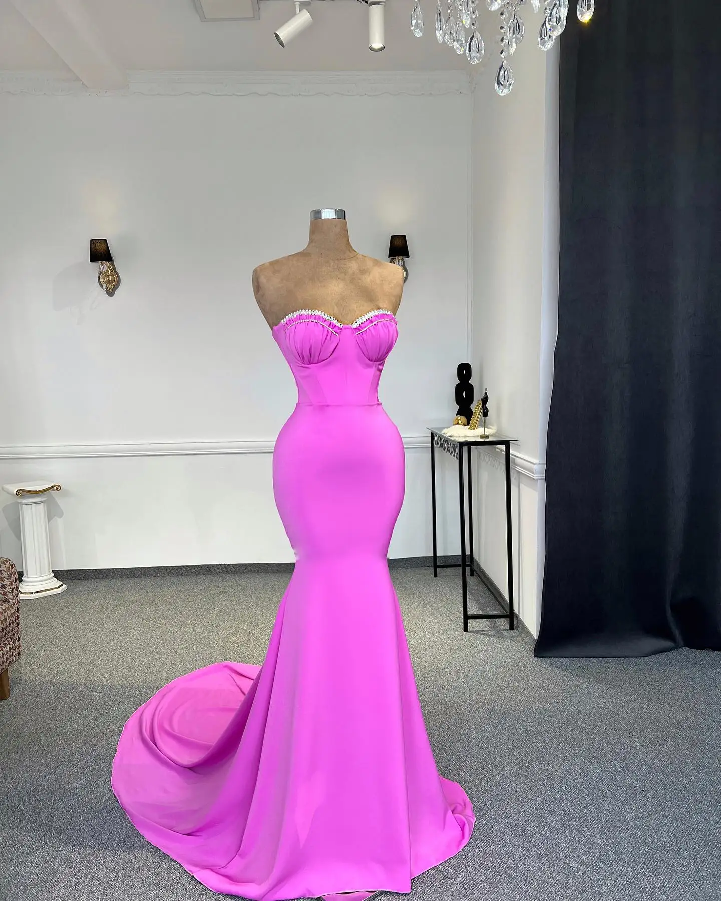 Stunning Fuchsia Stretchy Mermaid Long Evening Dresses With A Corset Bustier Beaded Sweetheart Lace Up Back Long Maxi Gowns