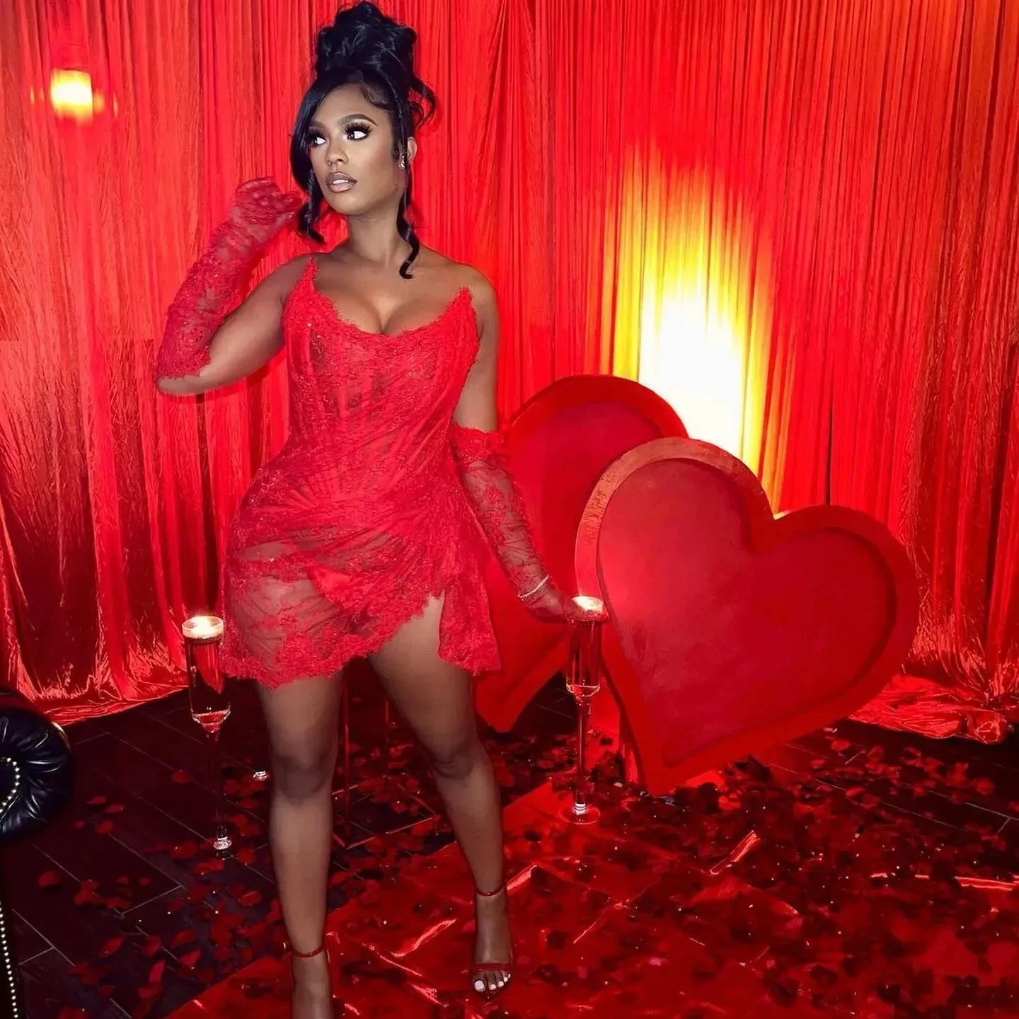 Sexy Red Romantic Lace Prom Dresses With Glove 2024 Birthday Luxury Dress For Blackgirls Strapless Mermaid Homecoming Lace-Up