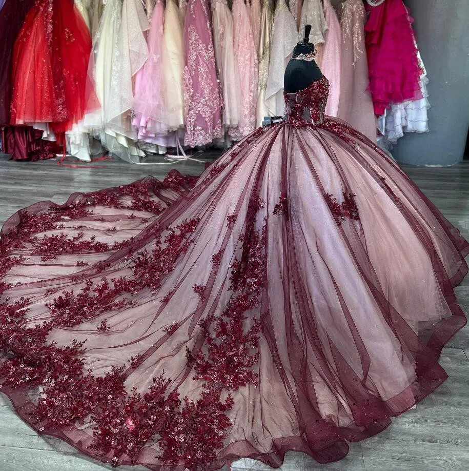 Burgundy Princess Luxury Quinceanera Dresses Beaded Floral Applique Boning Corset vestidos para 15 años Sweet 16 Chapel Train